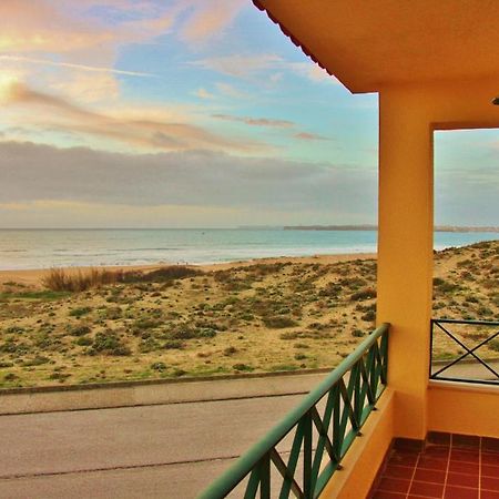 Supertubos Beach Hostel Atouguia Da Baleia Zimmer foto