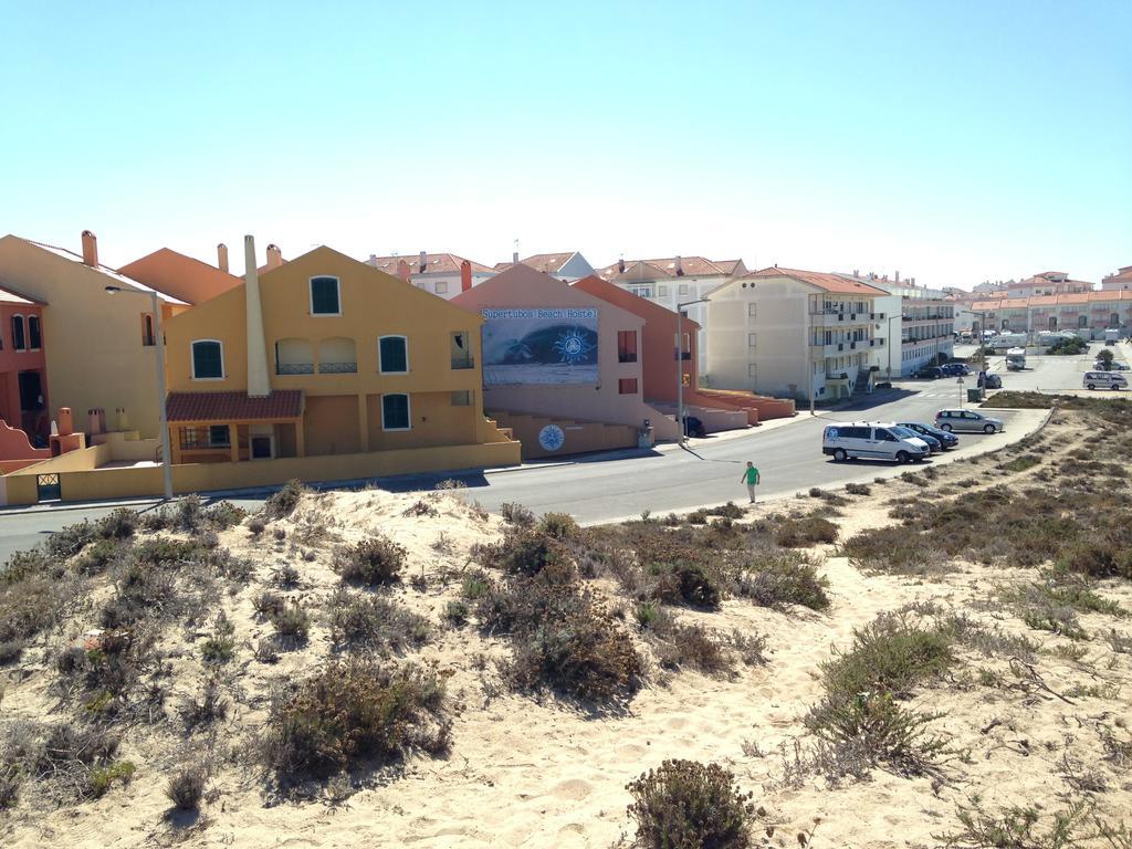 Supertubos Beach Hostel Atouguia Da Baleia Exterior foto