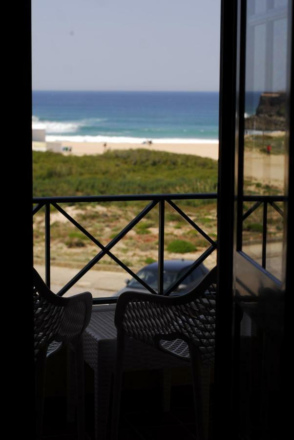 Supertubos Beach Hostel Atouguia Da Baleia Exterior foto